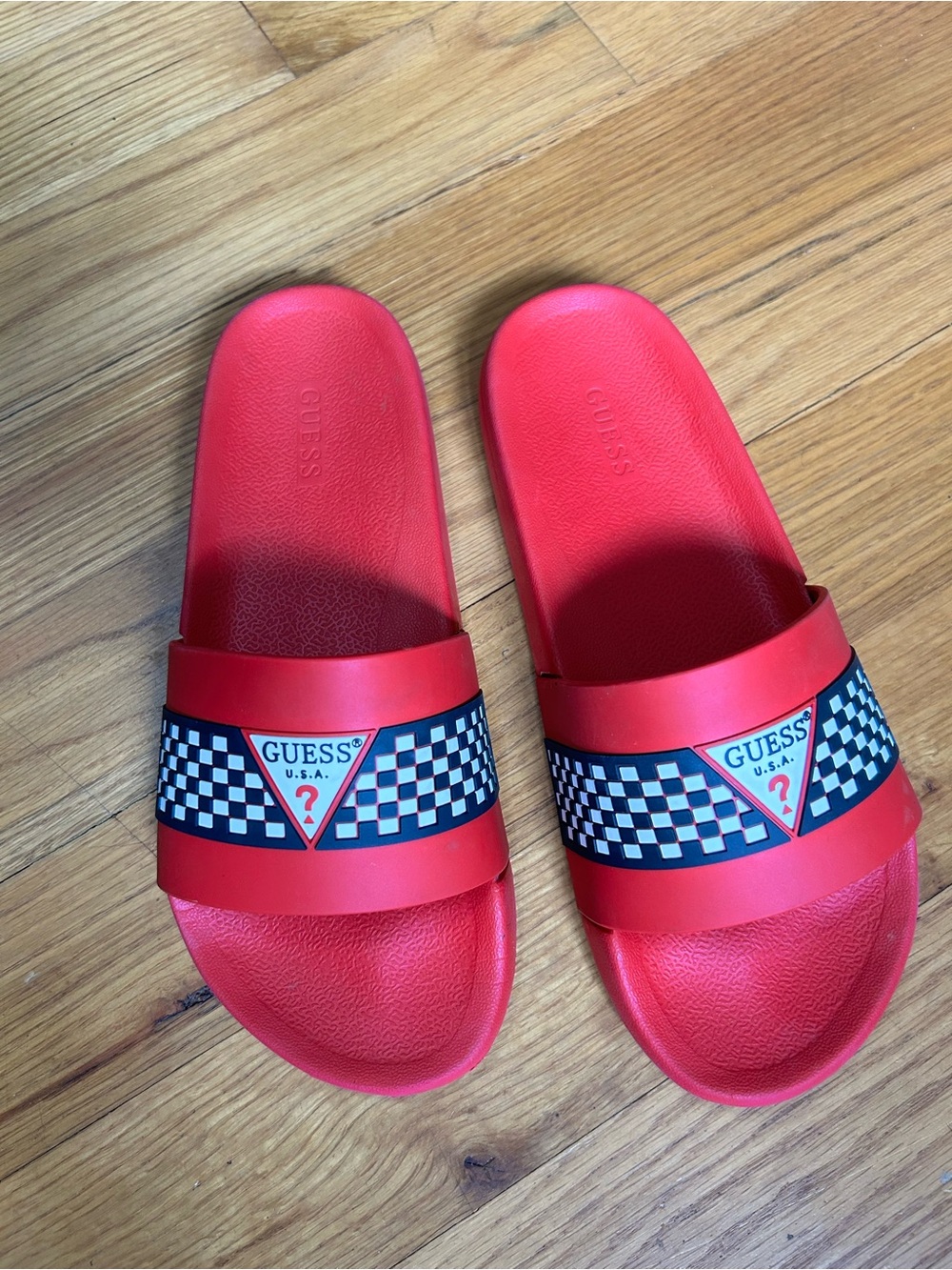 Guess GMETU-C Slide Sandals Men's Red with Black White Checkered Band Sz 9